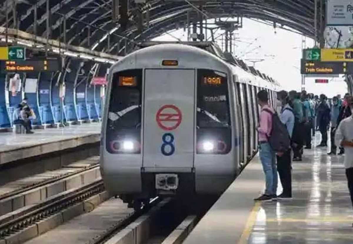 दिल्ली मेट्रो ने एयरटेल पेमेंट्स बैंक के साथ की साझेदारी, अब असानी से रिचार्ज कर सकेंगे स्मार्ट कार्ड
